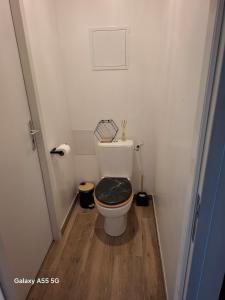 Appartements Suite deluxe avec jacuzzi et jardin a 2 min de la plage : photos des chambres