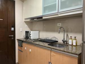 ONE UPTOWN RESIDENCE BGC 2-bed 1BR