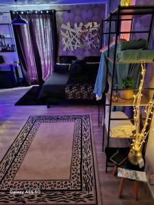 Appartements Suite deluxe avec jacuzzi et jardin a 2 min de la plage : photos des chambres