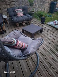 Appartements Suite deluxe avec jacuzzi et jardin a 2 min de la plage : photos des chambres