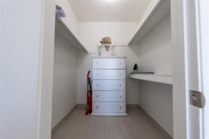 209 Fully Furnished 1BR Suite-Prime Location