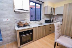 Modern retreat apartment with breathtaking city views heated swimming pool ,gym and ample parking