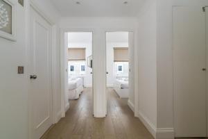Bright Designer Flat in Chelsea