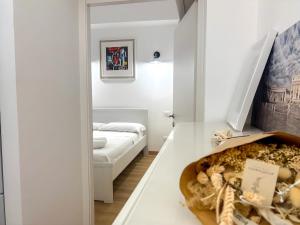 Modern apartment with Private Balcony Near Colosseum