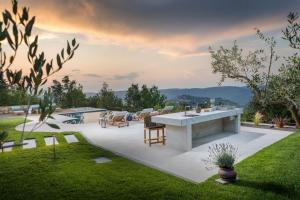 Villa Clara by Villsy - private pool, indoor jacuzzi, outdoor jacuzzi, sauna, gym, playroom