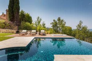 Villa Clara by Villsy - private pool, indoor jacuzzi, outdoor jacuzzi, sauna, gym, playroom