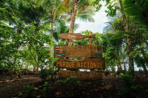 Bambuk Bio Dome Uvita beach front