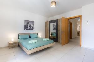 Central 3BR With Terrace - Sleep 6 by QuickTrips