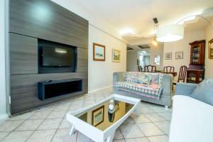 Amplo apto 50m da praia c churrasqueira VK0800