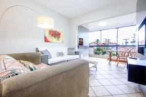 Amplo apto 50m da praia c churrasqueira VK0800