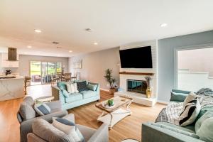 Golf, Swim, Relax Family Retreat in Corona!