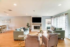 Golf, Swim, Relax Family Retreat in Corona!