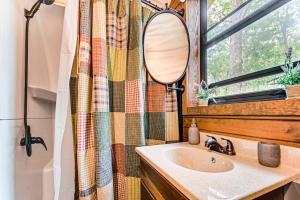 Covered Wagon Vacation Rental in Broken Bow!