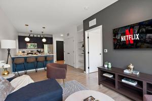 W315 Modern Luxury 1Bd Condo In Downtown Minneapolis, Minutes From Minneapolis Convention Center & US Bank Arena