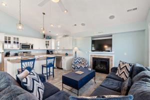 Beachin Up With The Jones