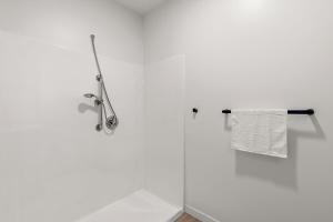 W208 Luxury Spacious 2Bd Condo In DT Minneapolis, Minutes From Minneapolis Convention Center & US Bank Arena