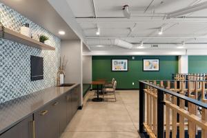 W208 Luxury Spacious 2Bd Condo In DT Minneapolis, Minutes From Minneapolis Convention Center & US Bank Arena