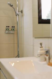 Fenestra Mare with Private Parking just 5min to Town and Beach