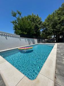Rubis Holiday Home with Pool