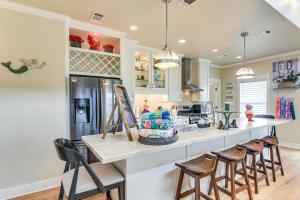 2 Blocks to Shore Crystal Beach House with Yard!