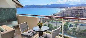 Cannes Studio Vue mer Panoramique Château de la Mer