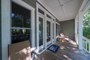 1006 Crooked Oaks