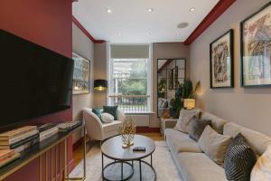 The Honourable - Bloomsbury Square By Frankie Says