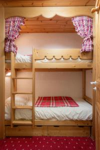 Hotels Hotel Ecureuil : Chambre Familiale