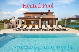Villa San Martino With Heated Pool , Outside Jacuzzi & Hydromassage bathub