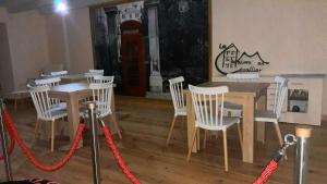 B&B / Chambres d'hotes La Maison en Cezallier - Roses : photos des chambres