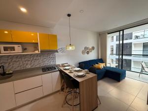 Apto con la Mejor Playa - Vista al mar - 8 min Aeropuerto -WiFi -AC -GYM