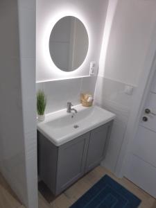 Panorámás modern lakás a történelmi belvárosban