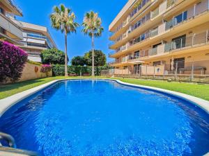 LITORAL COSTA DORADA - MARINA BAJO Only families