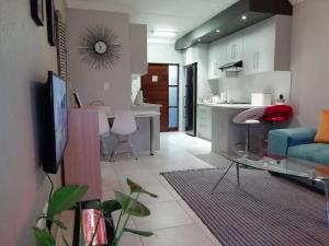 Willow House Escape - Your Home Away From Home