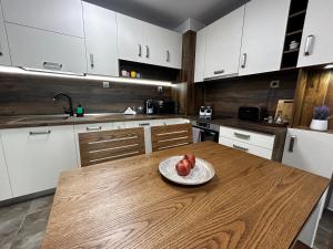 Stylish Central Apartment with Parking Option by ApartMAX