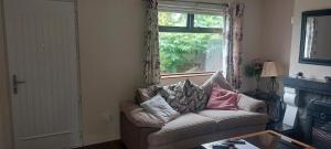 0ne bed house on private road