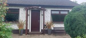 0ne bed house on private road