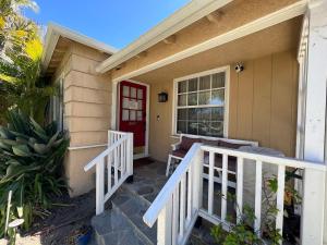 Lakewood beautiful 2 bedrooms with huge backyard