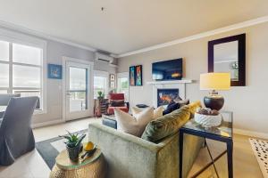 Studio room in Cascade Mtn & Water Views! Couples Getaway
