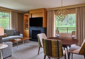 Modern, Luxury Ski-In, Ski-Out Snowmass Village 2 Bedroom Residence