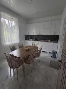 Nutsa House