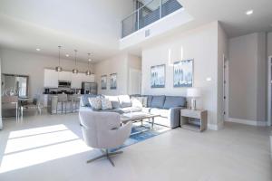 Stylish 5BR Villa - Pool Table - Near Disney Parks