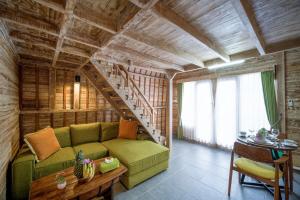 Lumbung Style Studio with Pool, 10 mins to the beach