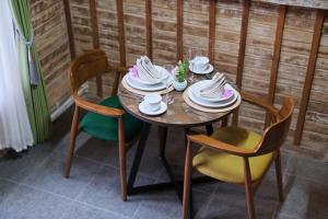 Lumbung Style Studio with Pool, 10 mins to the beach