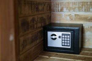 Lumbung Style Studio with Pool, 10 mins to the beach