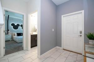 Gorgeous 4Bd with Pool and Waterpark at Storey Lake 4836M