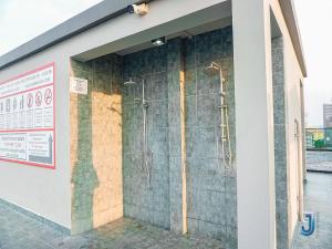 Well furnished condo with balcony