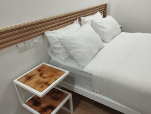 Himandhoo Travel & Stays