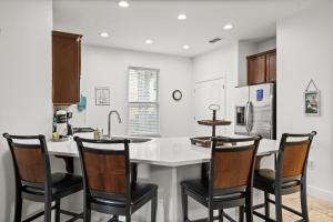 Spacious 5BR,4BA Solterra Resort Home w Private Pool & Resort Amenities!