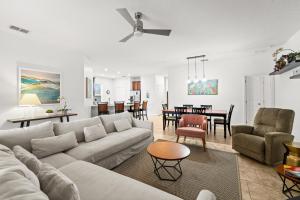 Spacious 5BR,4BA Solterra Resort Home w Private Pool & Resort Amenities!